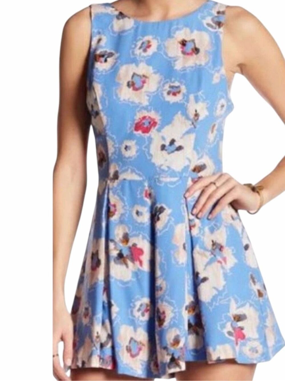 ASTR THE LABEL Floral Tie Back Pleated Romper Blue Open Back Medium